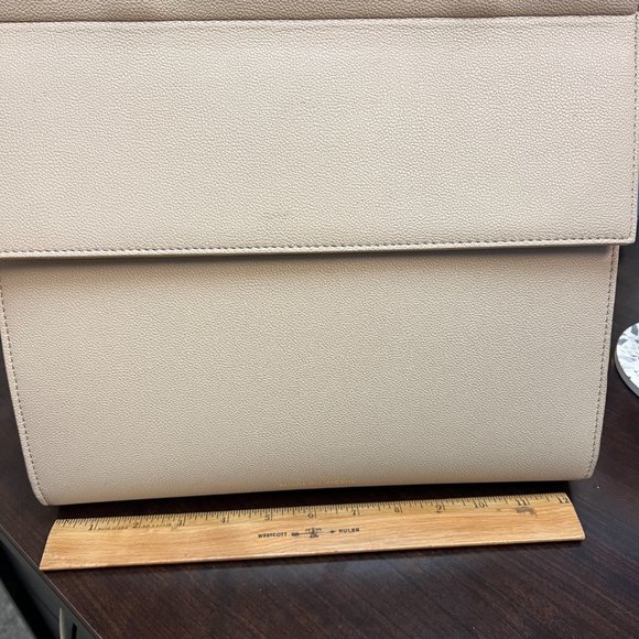 Elegant Cream Crossbody Bag - Picture 5 of 13